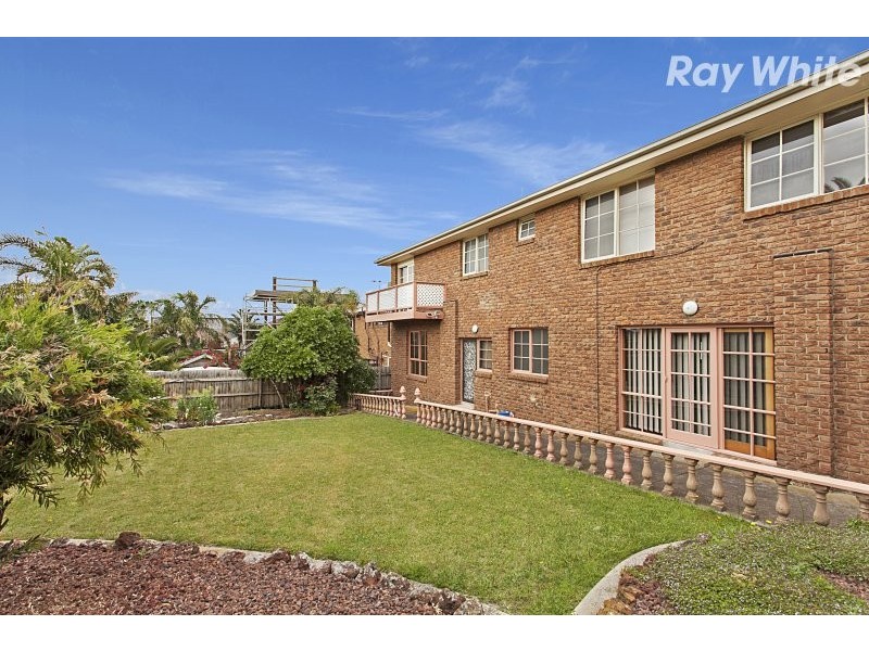 8 Rosella Road, Parkdale VIC 3195