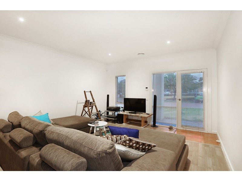 12 Piping Lane, Mordialloc VIC 3195