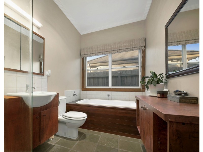92 Rae Avenue, Edithvale VIC 3196