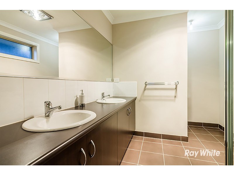3 Donohue Street, Cranbourne East VIC 3977