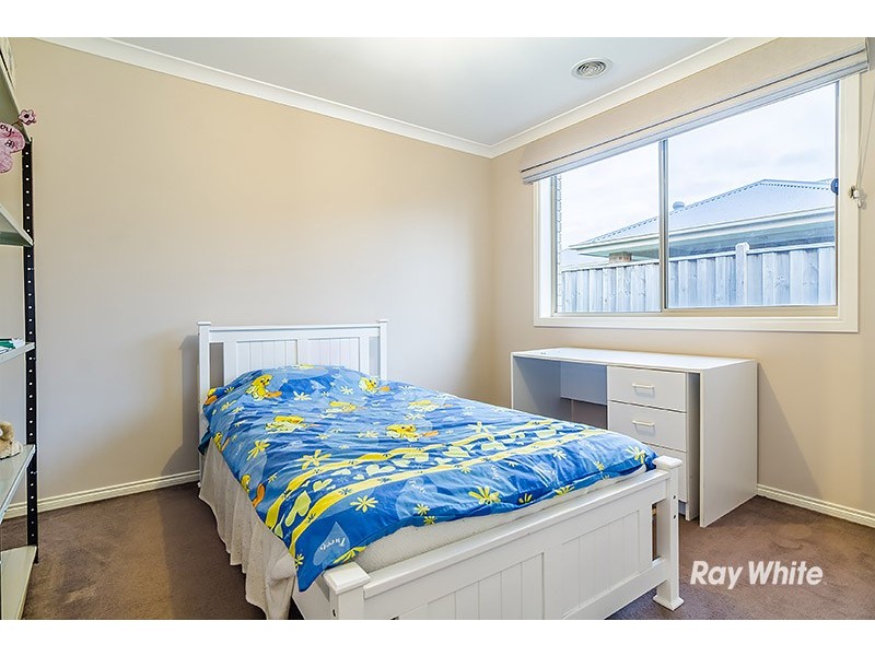 3 Donohue Street, Cranbourne East VIC 3977