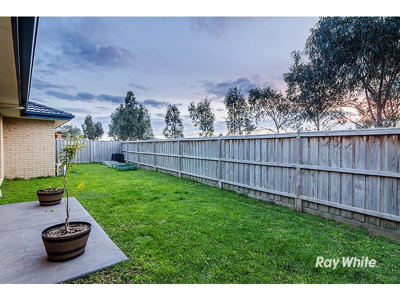 3 Donohue Street, Cranbourne East VIC 3977
