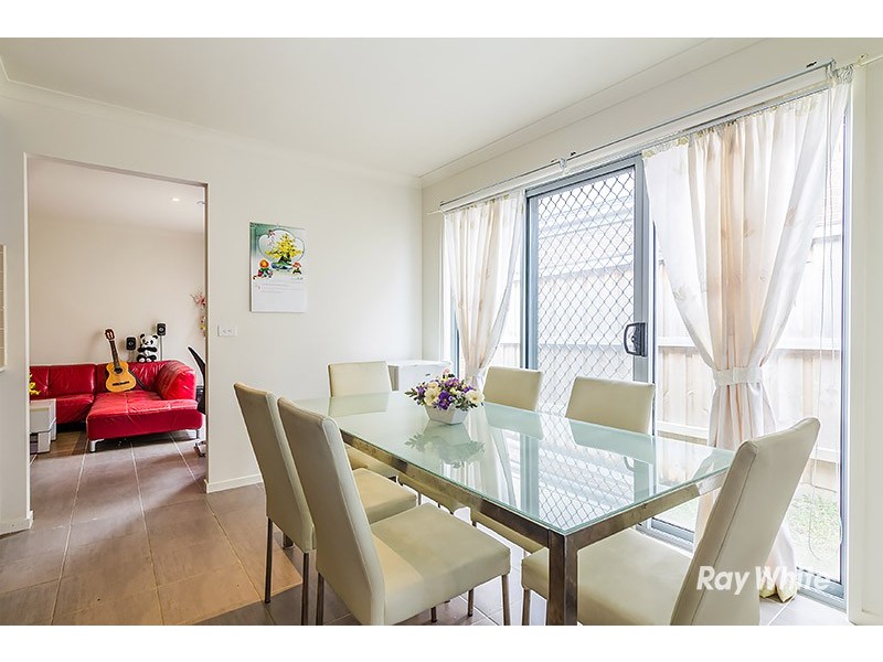 6 Copernicus Circuit, Cranbourne West VIC 3977