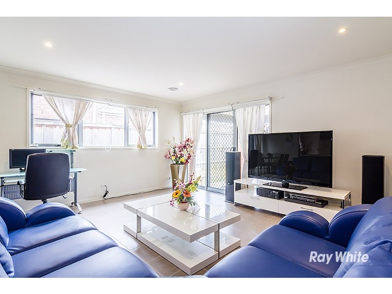 6 Copernicus Circuit, Cranbourne West VIC 3977