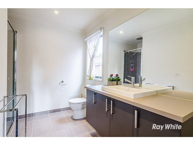 6 Copernicus Circuit, Cranbourne West VIC 3977