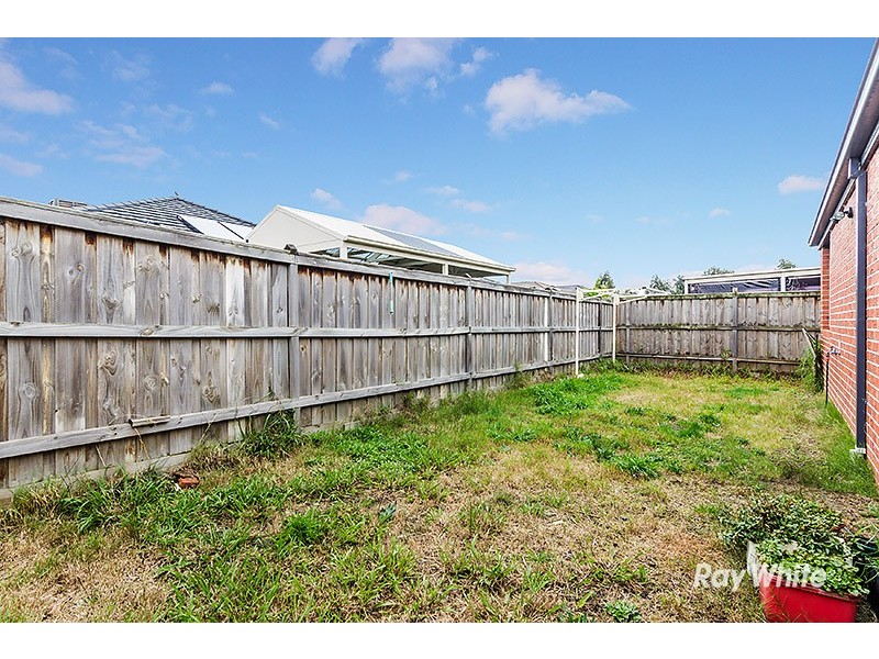 6 Copernicus Circuit, Cranbourne West VIC 3977