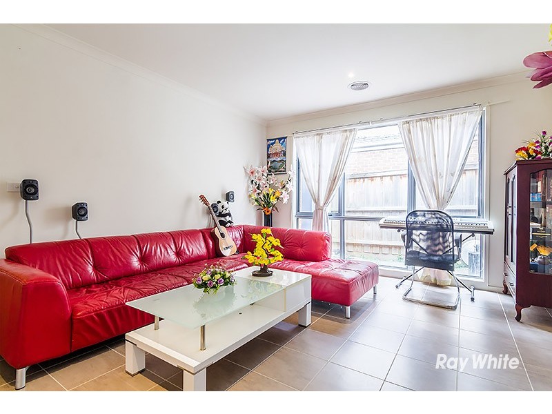 6 Copernicus Circuit, Cranbourne West VIC 3977