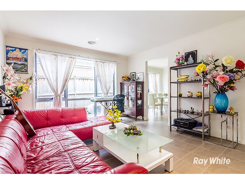 6 Copernicus Circuit, Cranbourne West VIC 3977