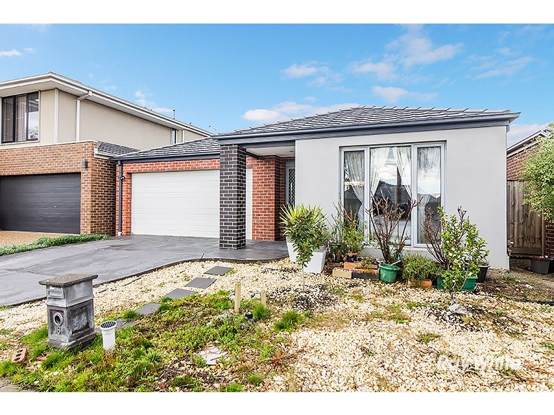 6 Copernicus Circuit, Cranbourne West VIC 3977