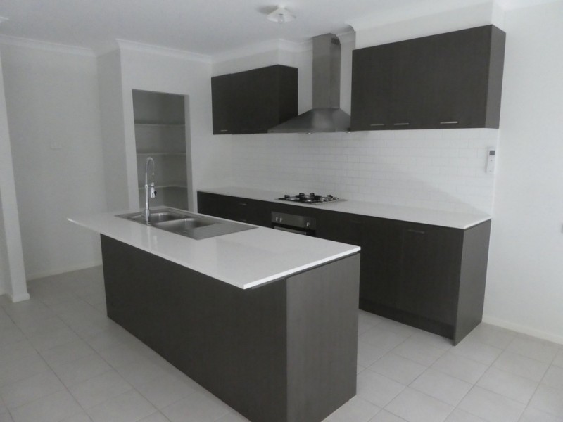 31 Grandvista Crescent, Cranbourne West VIC 3977