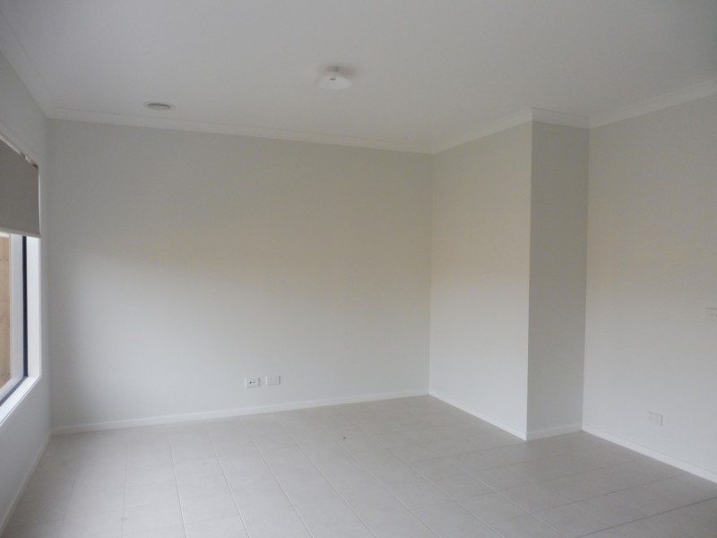 31 Grandvista Crescent, Cranbourne West VIC 3977