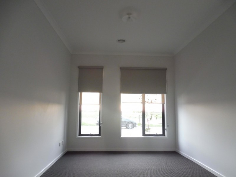 31 Grandvista Crescent, Cranbourne West VIC 3977