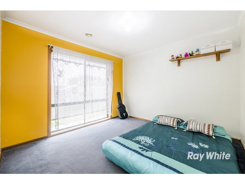 17 Scarborough Avenue, Cranbourne West VIC 3977