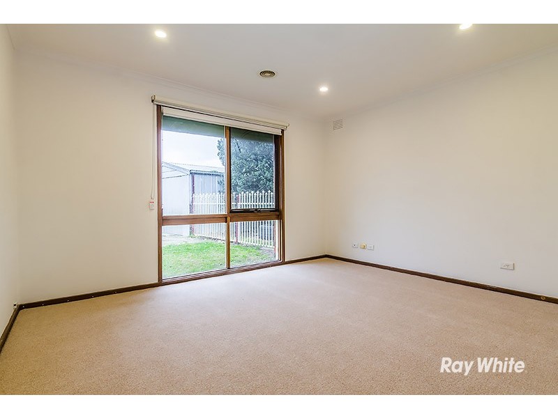 12 Flinders Court, Cranbourne North VIC 3977