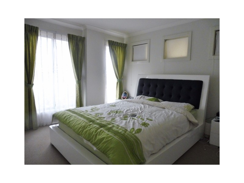 15 Brolin Terrace, Cranbourne North VIC 3977