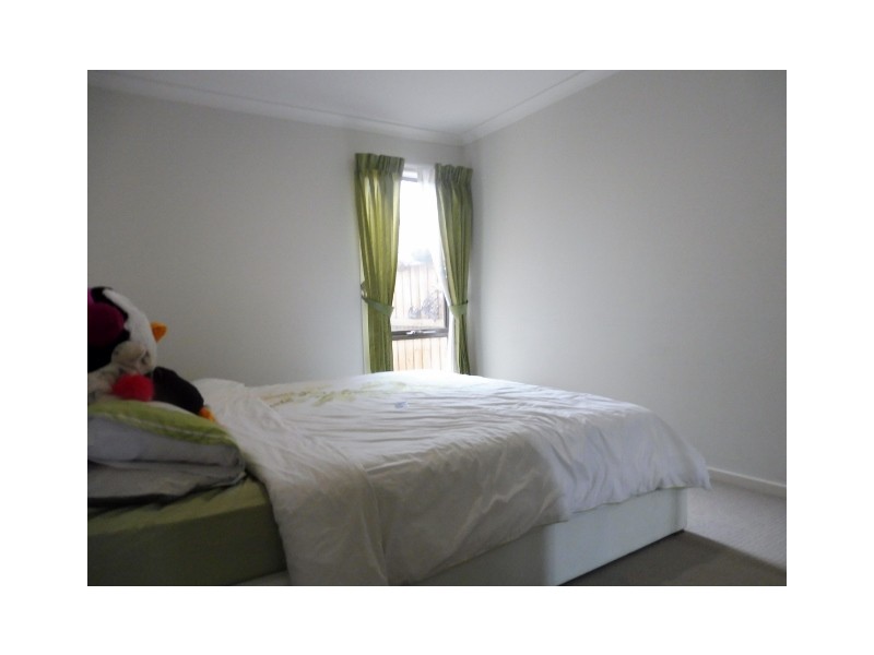 15 Brolin Terrace, Cranbourne North VIC 3977