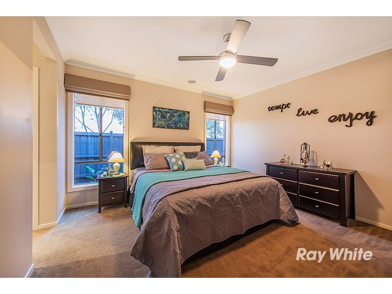 2 Thunderbolt Drive, Cranbourne East VIC 3977