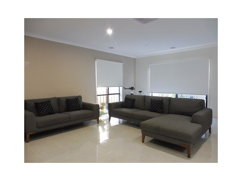 27 Green Gully Road, Clyde VIC 3978