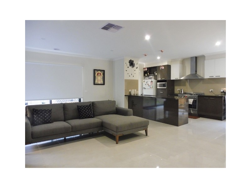 27 Green Gully Road, Clyde VIC 3978