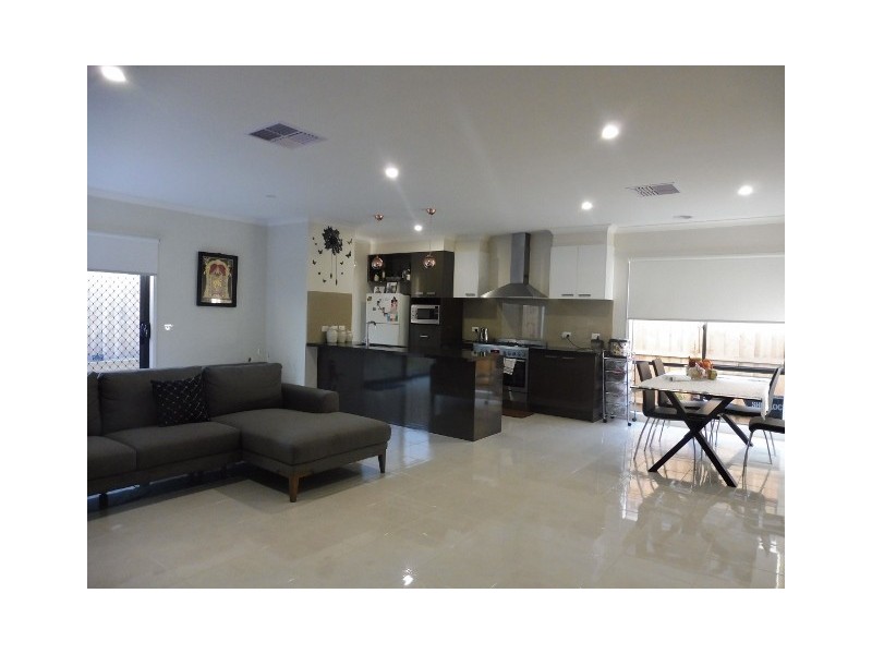 27 Green Gully Road, Clyde VIC 3978