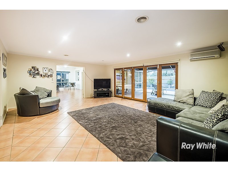 22 Forsyth Court, Cranbourne North VIC 3977