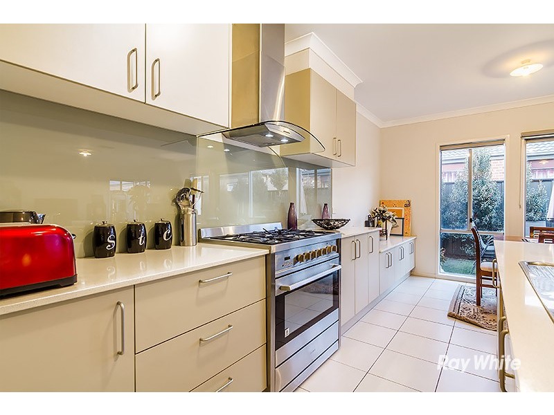 10 Jutland Close, Clyde North VIC 3978
