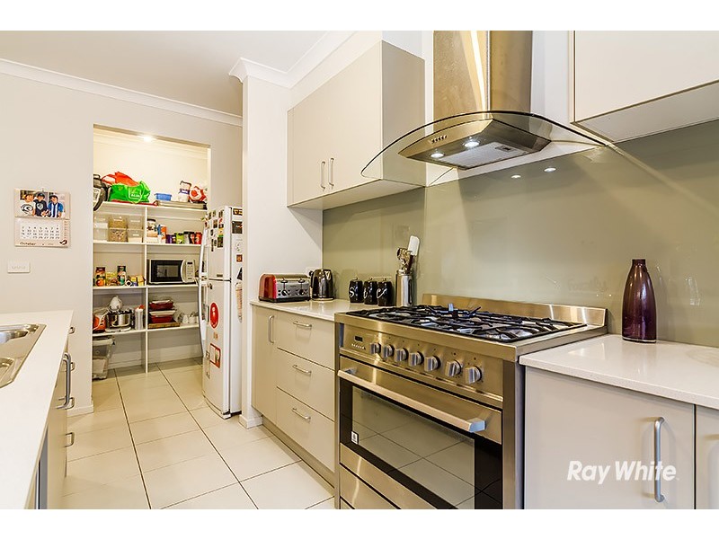 10 Jutland Close, Clyde North VIC 3978
