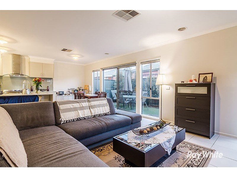 10 Jutland Close, Clyde North VIC 3978