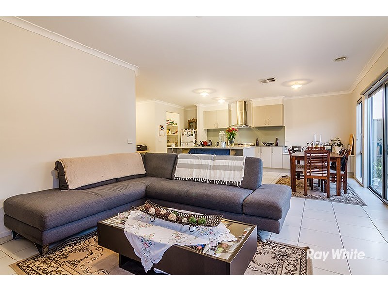 10 Jutland Close, Clyde North VIC 3978