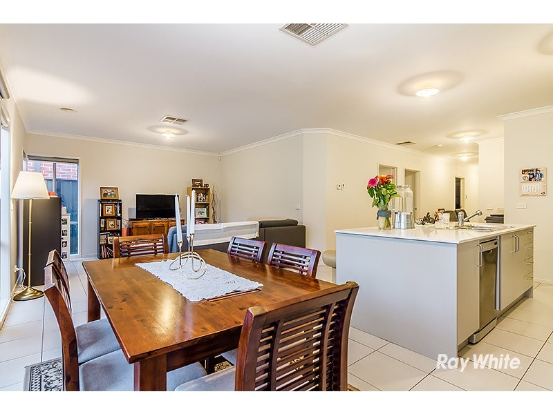 10 Jutland Close, Clyde North VIC 3978