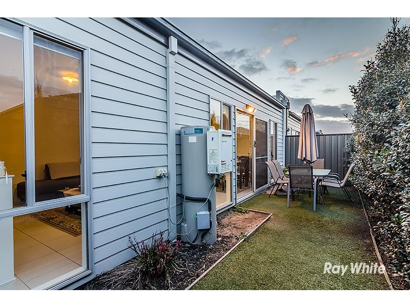 10 Jutland Close, Clyde North VIC 3978