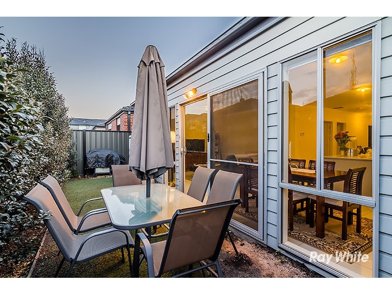 10 Jutland Close, Clyde North VIC 3978