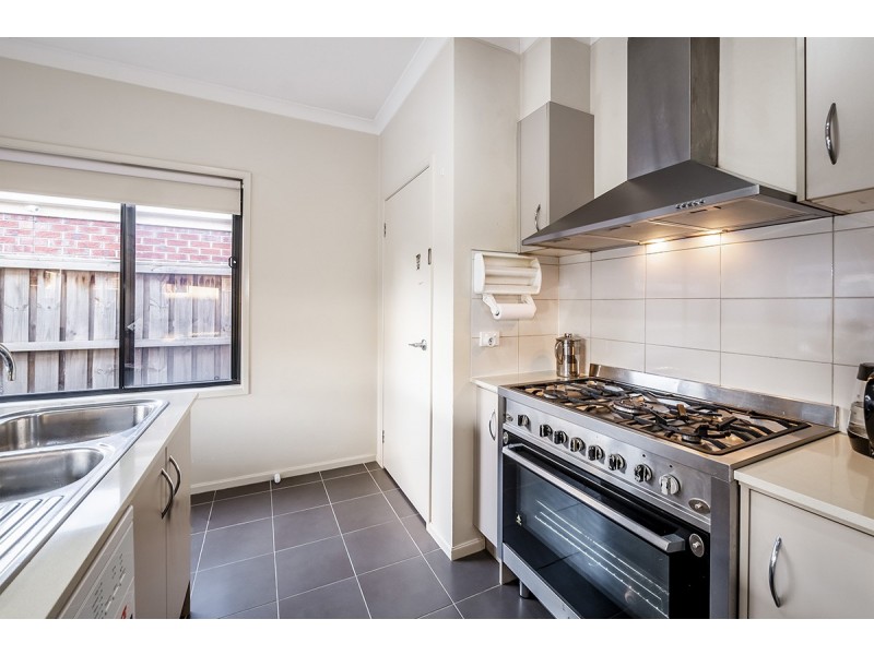 4 Staffordshire Place, Lyndhurst VIC 3975