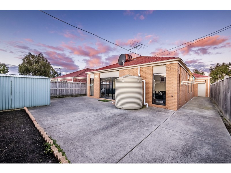 4 Staffordshire Place, Lyndhurst VIC 3975