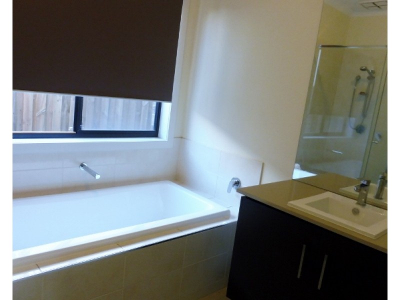 62 City Vista Circuit, Cranbourne West VIC 3977