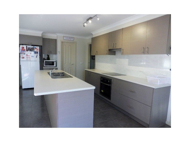 9 Jade Avenue, Koo Wee Rup VIC 3981