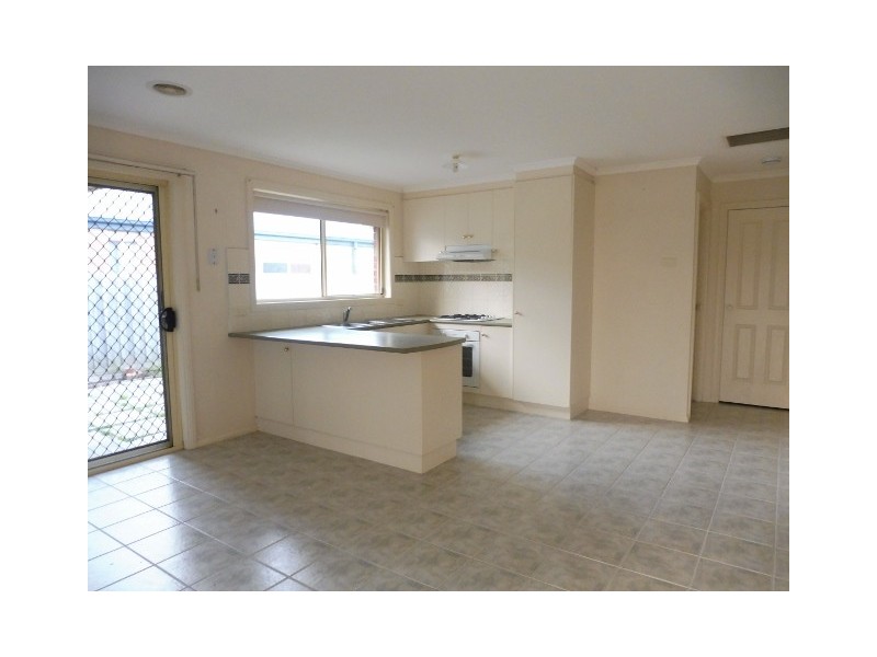 2 Grevillea Place, Pakenham VIC 3810