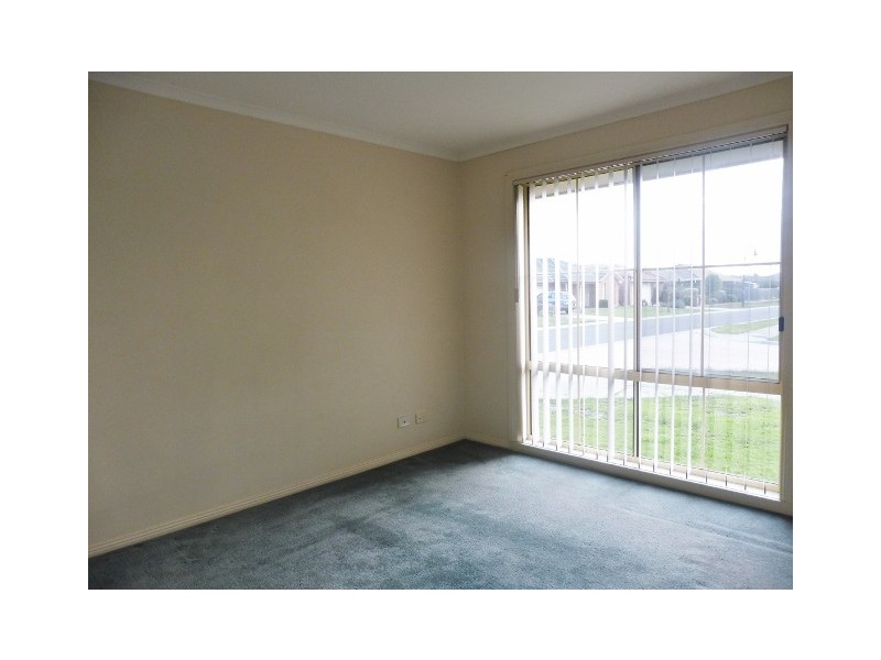 2 Grevillea Place, Pakenham VIC 3810