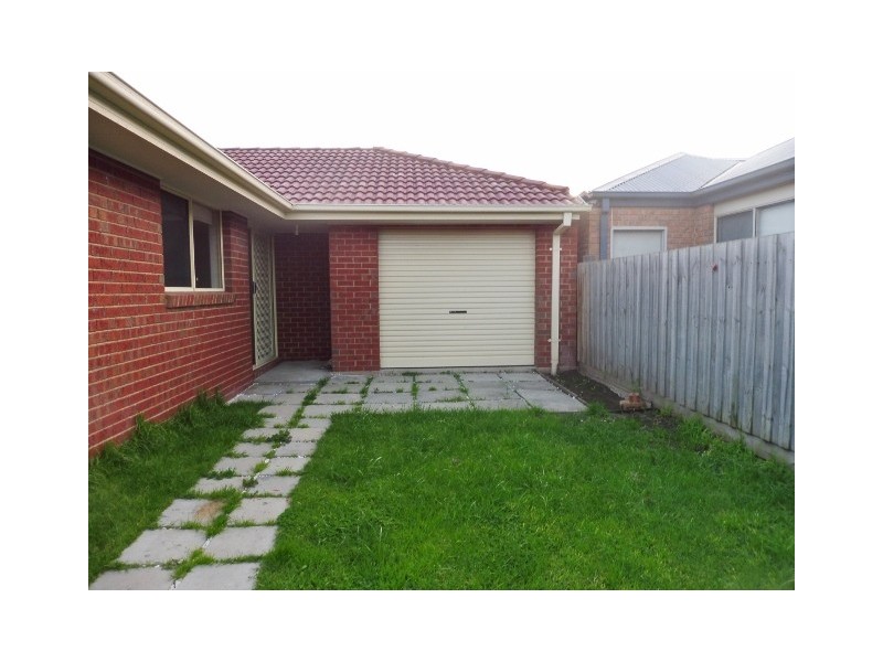 2 Grevillea Place, Pakenham VIC 3810