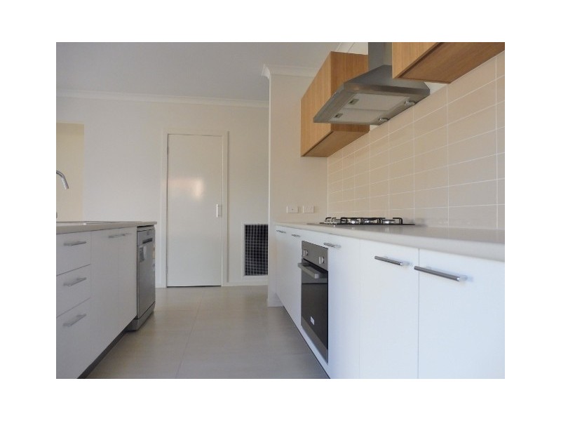 21 Anfield Road, Clyde North VIC 3978
