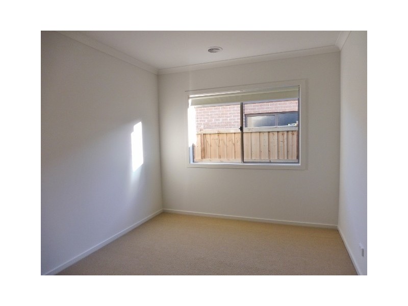 21 Anfield Road, Clyde North VIC 3978