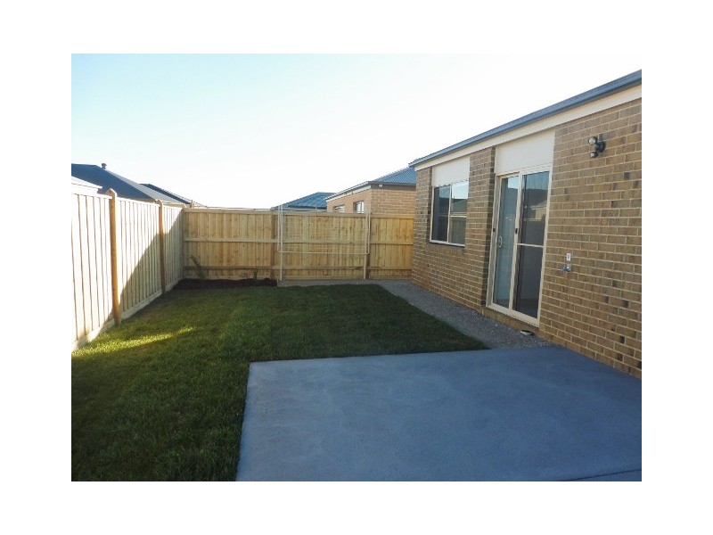 21 Anfield Road, Clyde North VIC 3978
