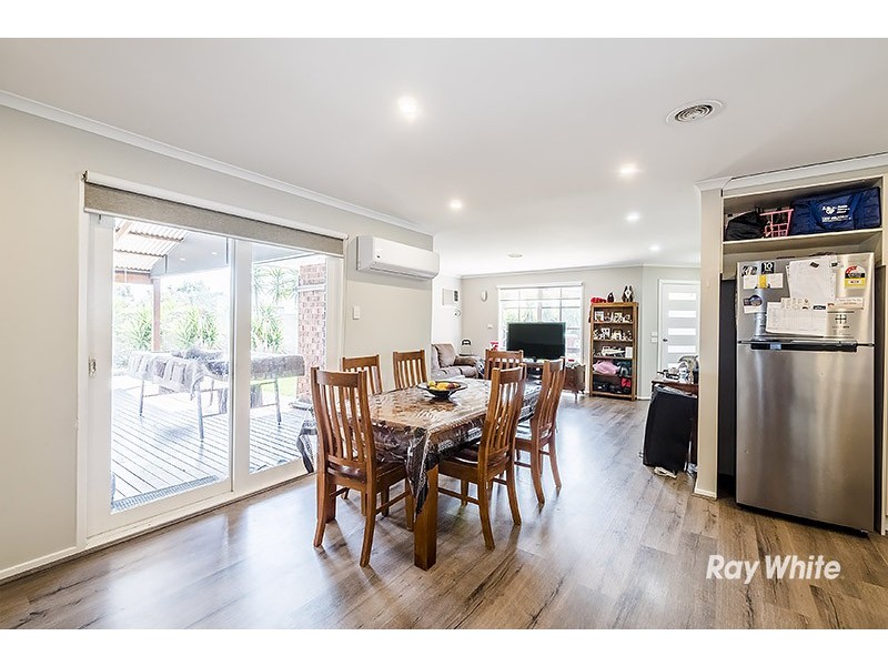 13 Annand Close, Cranbourne West VIC 3977