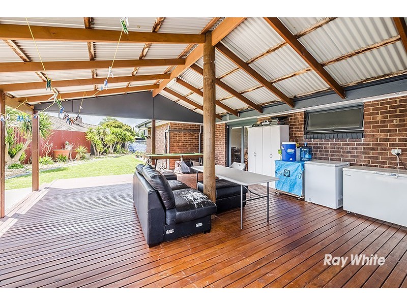 13 Annand Close, Cranbourne West VIC 3977