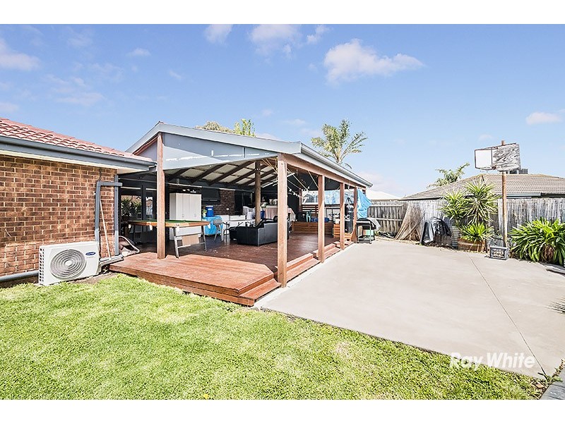13 Annand Close, Cranbourne West VIC 3977