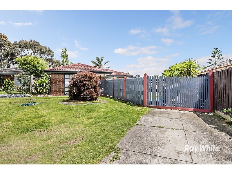 13 Annand Close, Cranbourne West VIC 3977