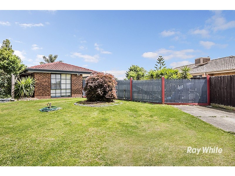 13 Annand Close, Cranbourne West VIC 3977