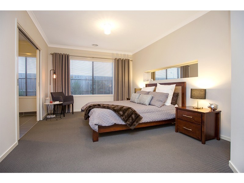 3 Clifford Drive, Pakenham VIC 3810