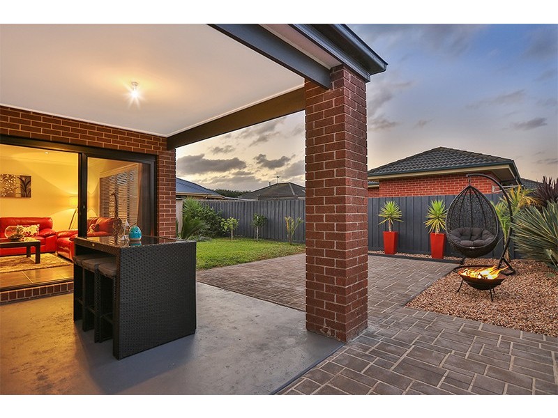 3 Clifford Drive, Pakenham VIC 3810