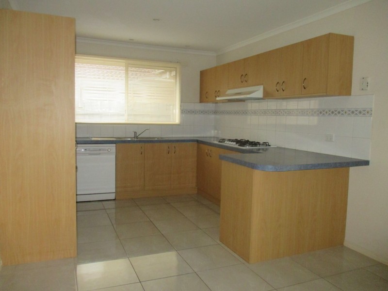 1 Chatham Close, Cranbourne VIC 3977
